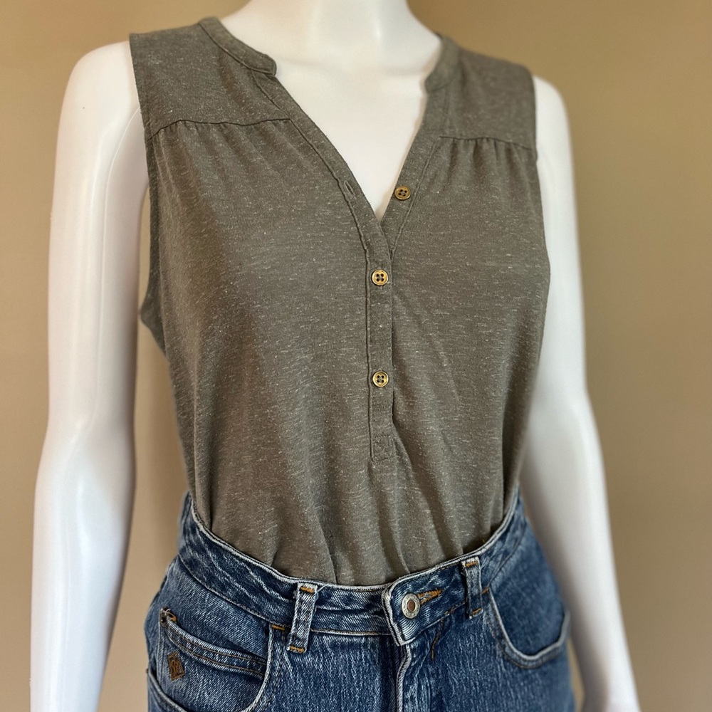 Green Heather Tank Top - Picture 2 of 9